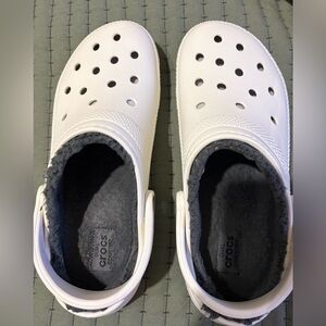 CROCS White Fuzzy Lined
